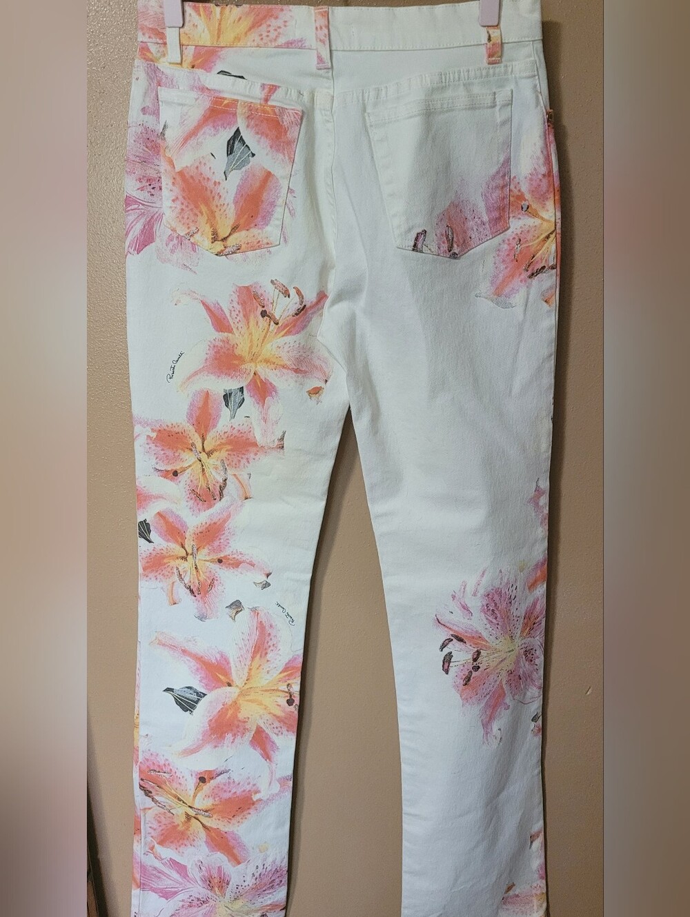 Roberto Cavalli Vintage White Jeans with Pink & Orange Floral Print - Picture 3 of 7